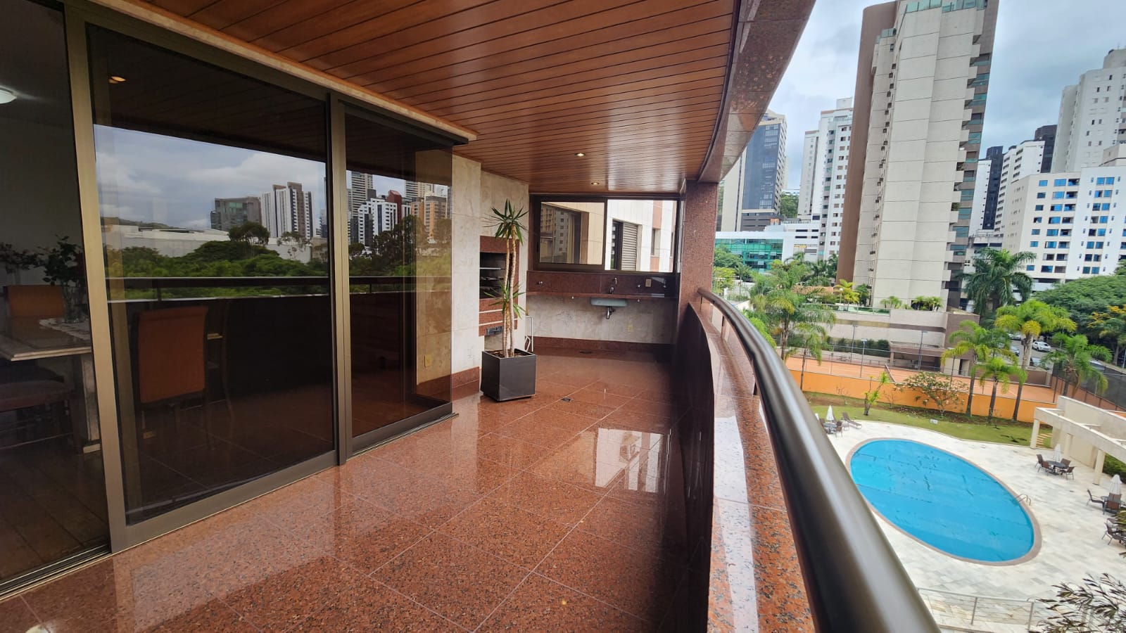 Vista Sala tv Apartamento com 4 quartos, 270m2, à venda por R$3.900.000 -Belvedere – Belo HorizonteMG